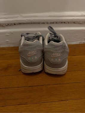 Nike AirMax Sneakers